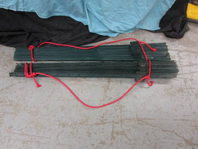 lot 133 image: 32- 4 Foot Posts