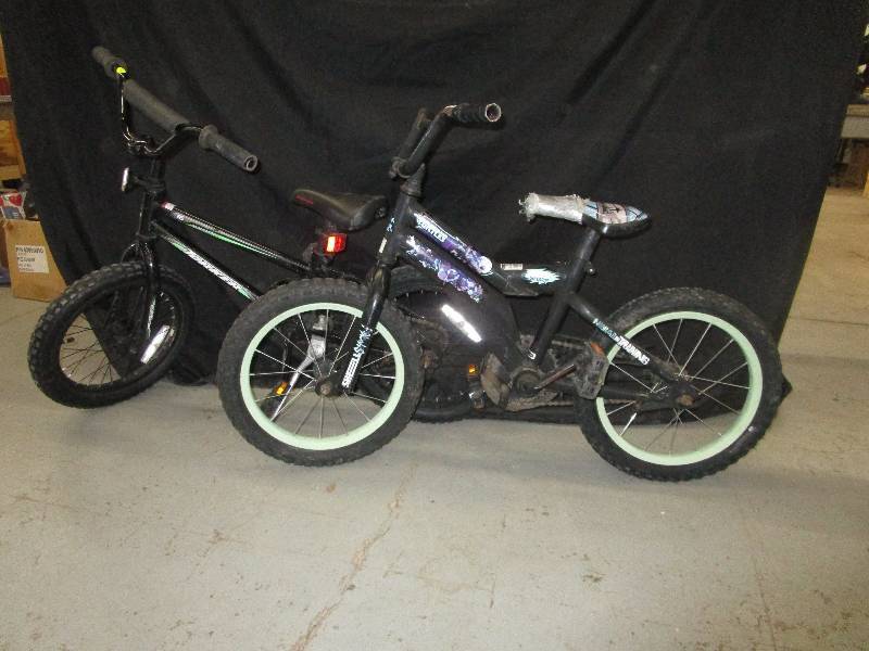 lot 163 image: 2 Kids Bikes, Both Hold Air