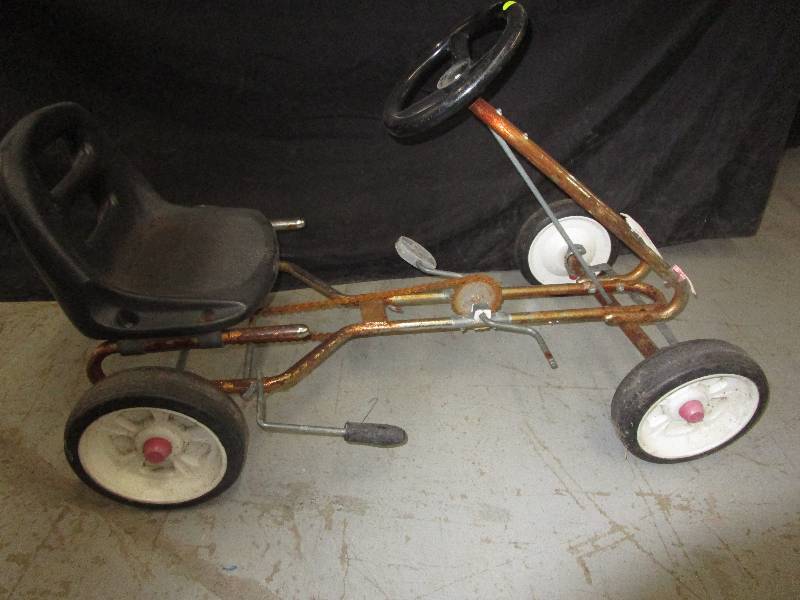 lot 170 image: Kids Little Pedal  Go-Cart Works