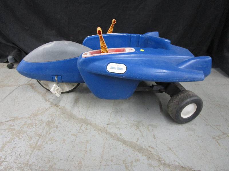 lot 176 image: Airplane Pedal Car Works Good