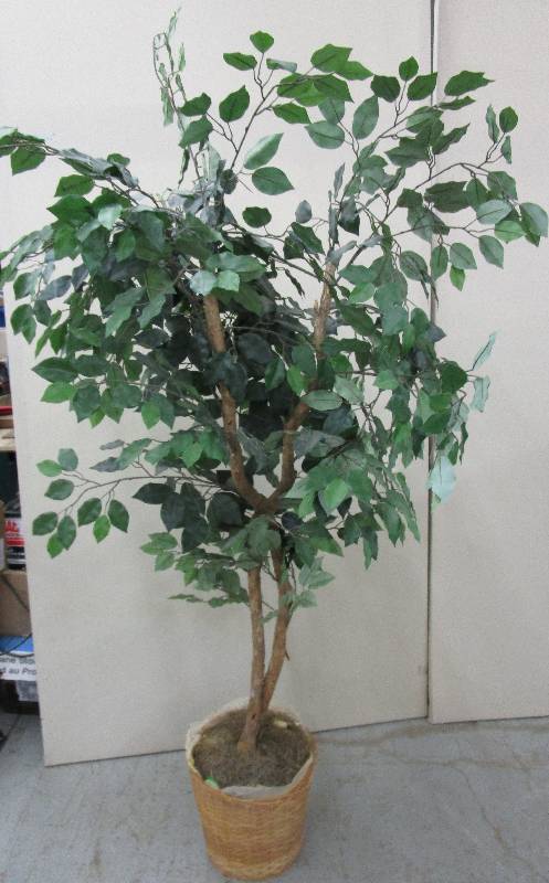 lot 190 image: Decorative Tree 5