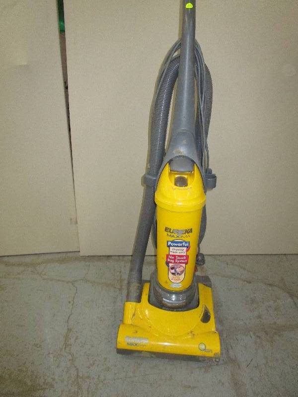 lot 198 image: Eureka Vacuum Tested and Works