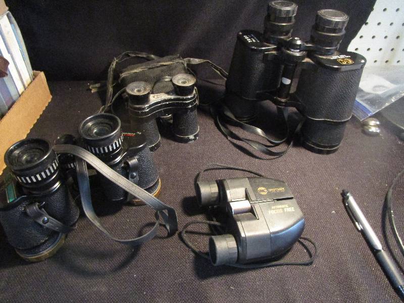 lot 4 image: Binoculars