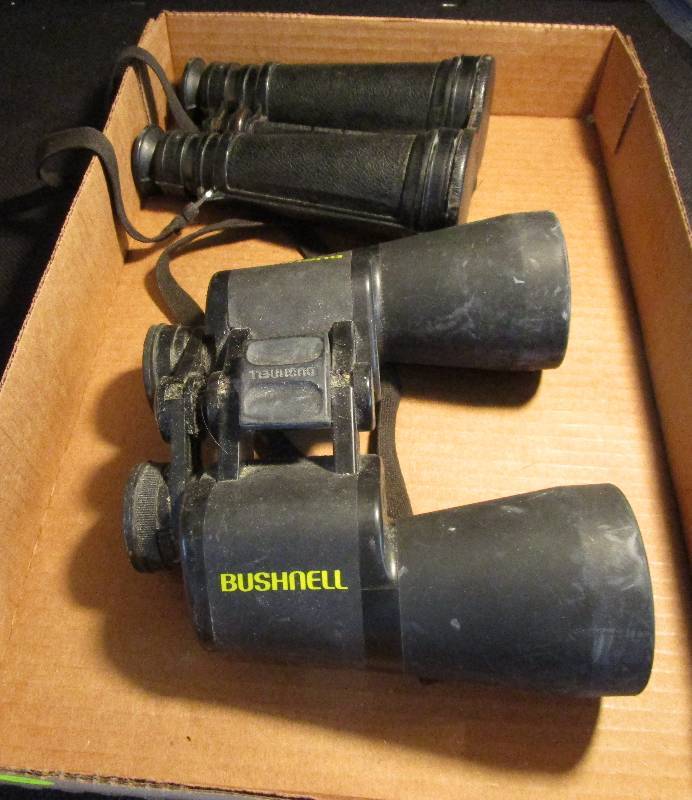lot 5 image: Binoculars