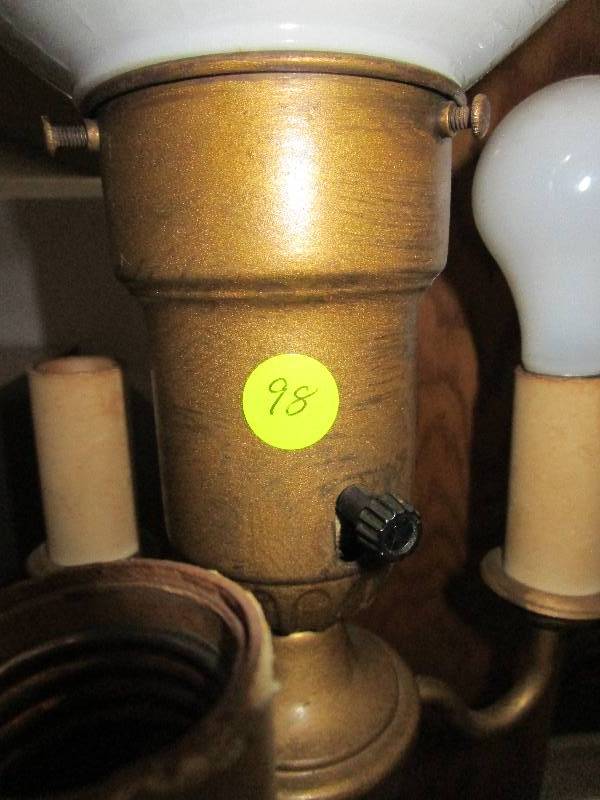 lot 98 image: Lamp