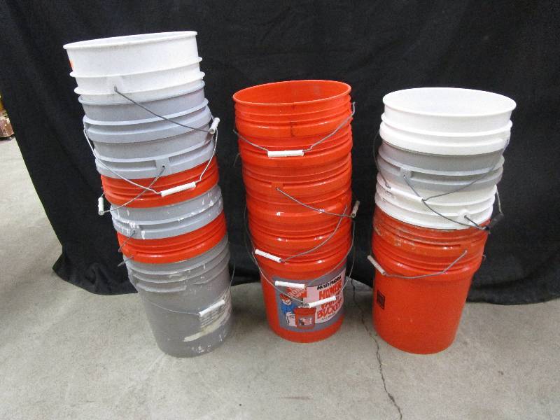 lot 18 image: Pile of Pails Great For Gardens