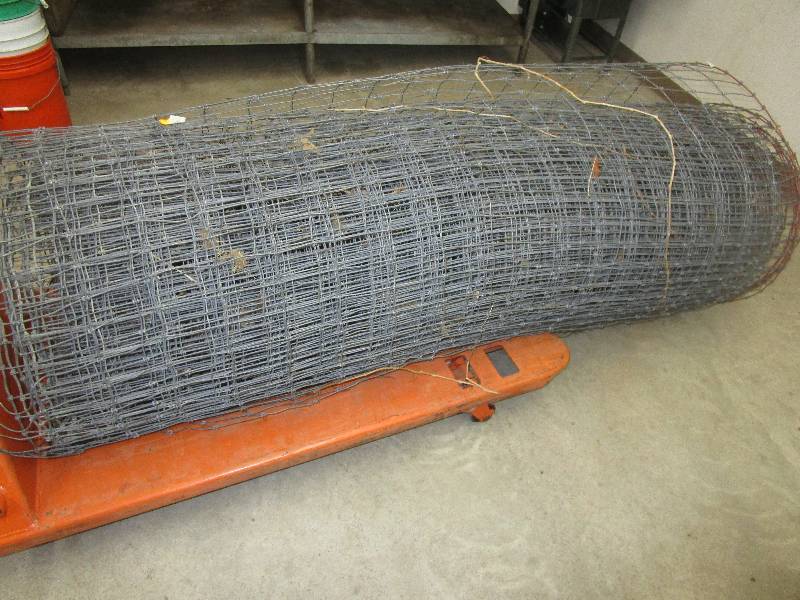 lot 25 image: 6 foot  Roll of Wire not sure how long