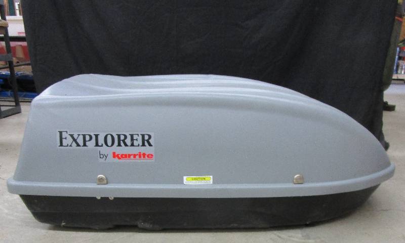 lot 32 image: Top of Car Cargo Approx 57 X35