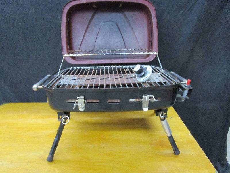 lot 34 image: Table Grill Propane