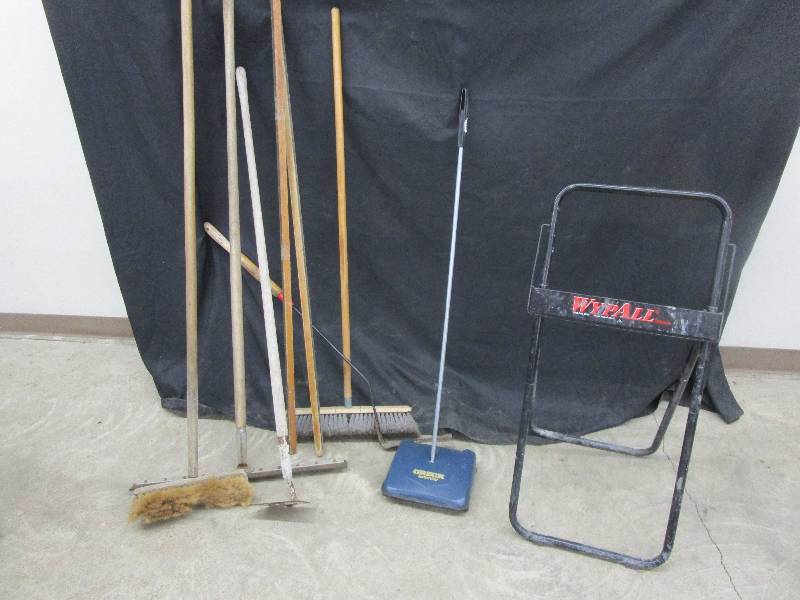 lot 48 image: Garden Tools, Brooms and Various items