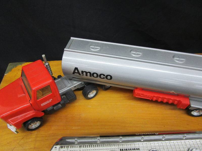lot 65 image: Amaco Semi Trucks, Plastic