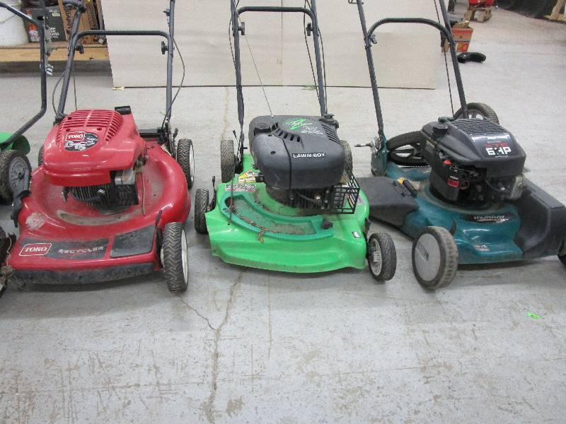 lot 101 image: Parts Only Murray 22 Brigs and Stratton, Lawn Boy 4 cycle, Tors Recycler