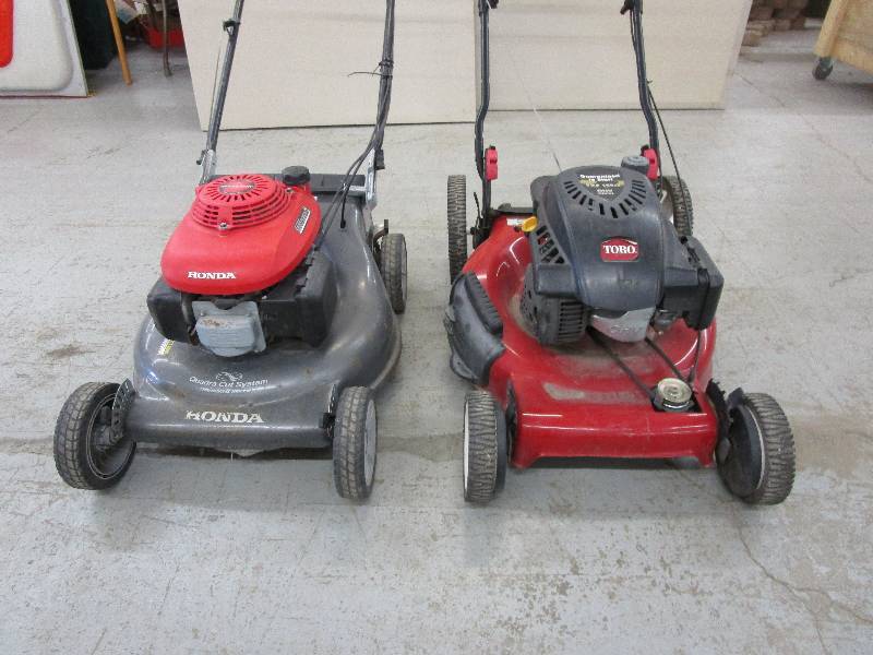 lot 103 image: Parts Only Toro and Honda