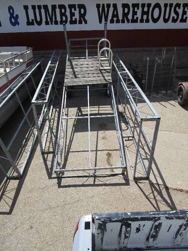 lot 106 image: 60 Foot Dock