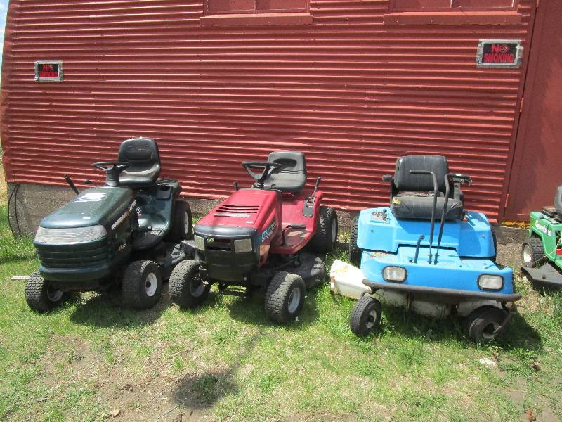 lot 108 image: 5 Lawnmowers Parts and Scraps Only