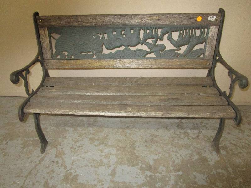 lot 121 image: Kids Bench 32 Long