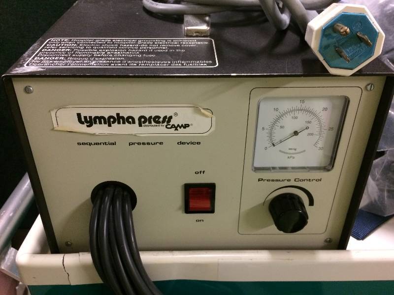 lot 15 image: Lympha Press Sequential Compression Device&nbspModel 103A Compression Therapy Lymphodema Machine With Extras  Excellent Working Condition