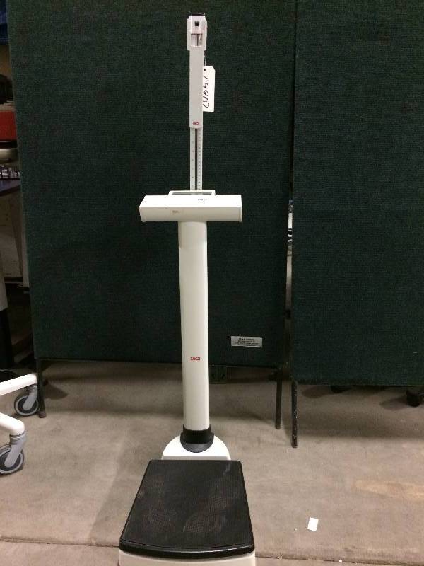 lot 30 image: 660lb Weight Capacity Seca 703 Wireless Digital Battery Operated Column Scales with&nbspHeight Rod & BMI Function Excellent Working condition