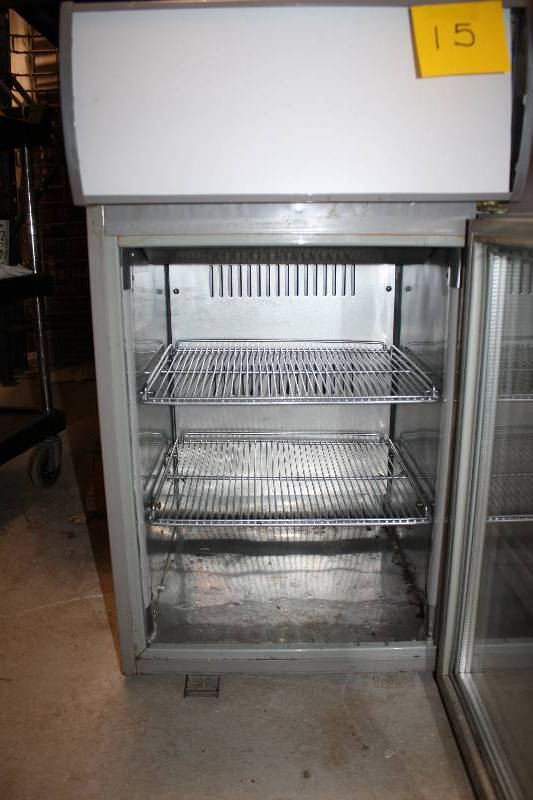 Glass 1 Door Counter Top Refrigerator, Model VV3, 115V, 18.5x22x32.5-RunsCools