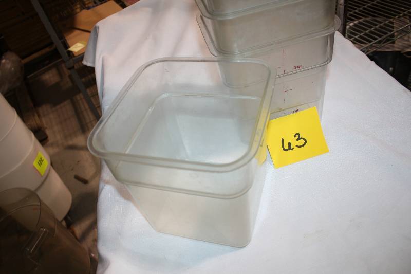 Cambro 4 quart Containers
