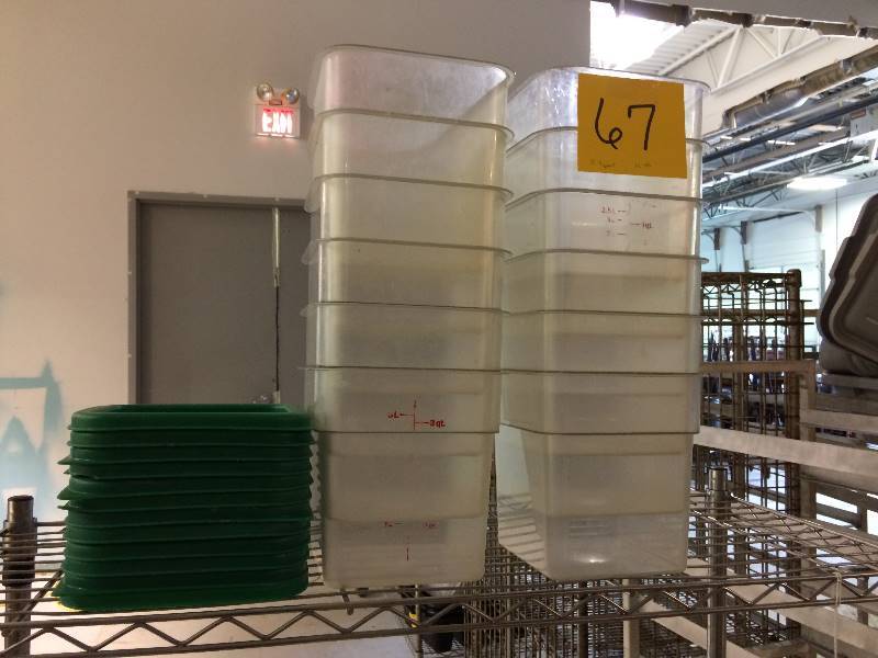 Cambro 4 quart Containers and Lids