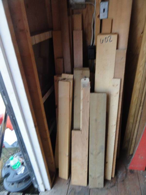 lot 602 image: Boards, Spruce & Misc. Random lengths and widths
