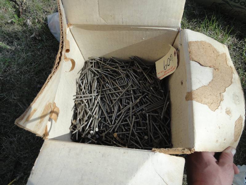 lot 609 image: Nails 16 sinkers