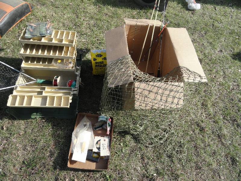 lot 612 image: Fishing poles, Fishing box, Buss Bed-ing, Lights, Netting