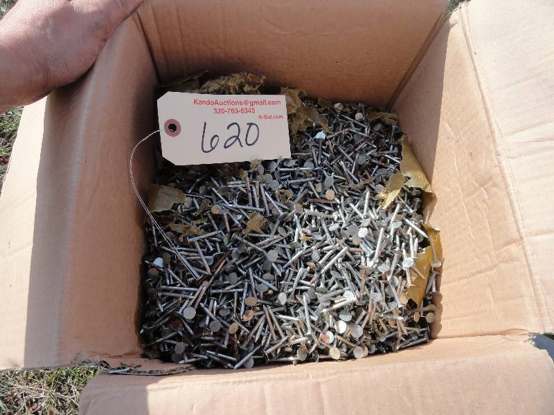 lot 620 image: Nails 11ga x 1 14