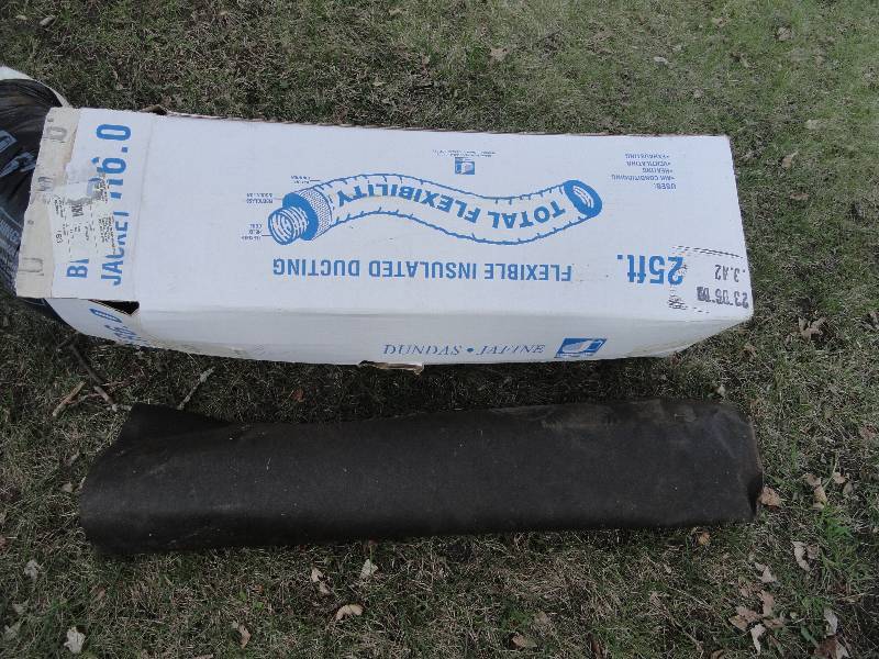 lot 630 image: Flexable insulated ducting R6.0, Partial roll of tar paper