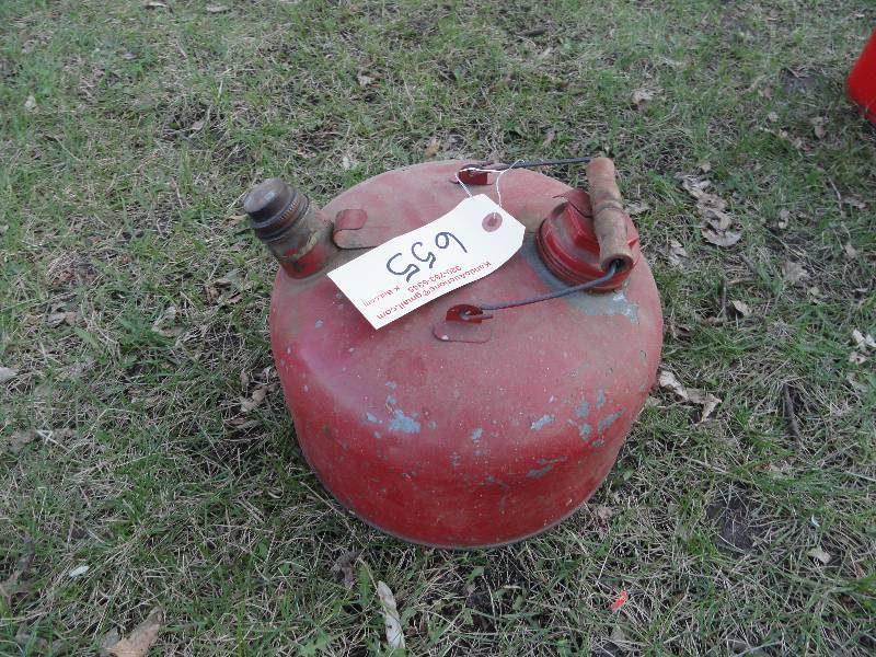 lot 655 image: Gas tank 2 gallon