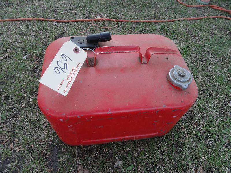 lot 656 image: Boat gas tank 6 gallon