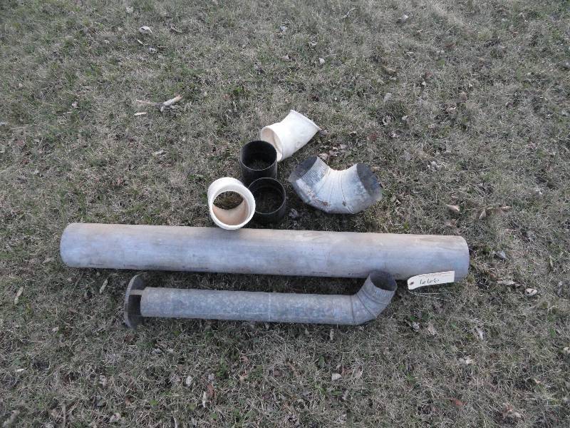 lot 666 image: Aluminum pipe 3 7 14 long, Fittings
