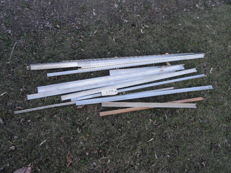 lot 667 image: Aluminum Flashing approximently 4 long