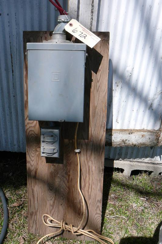 lot 672 image: Circuit breaker (Qwik Guard), Class A ground fault and plug in