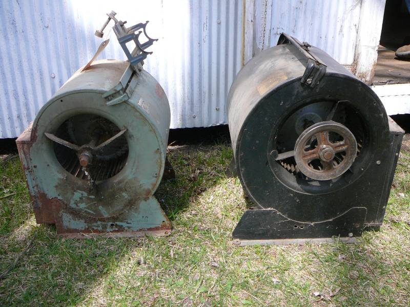 lot 676 image: Squirrel fans without motor 2 count