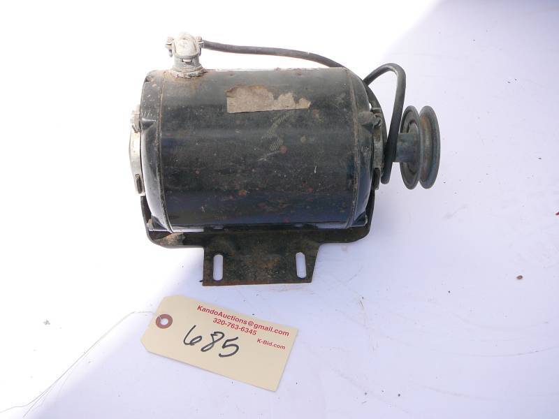 lot 685 image: Motor Emerson, Belted fan & Blower Duty, Model# S55NXWP-1362
