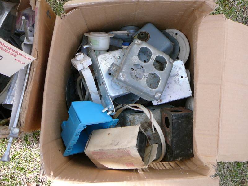 lot 690 image: Electrical Hardware, Plastic, Lights, Faucets, Siding corner, Lot of misc.