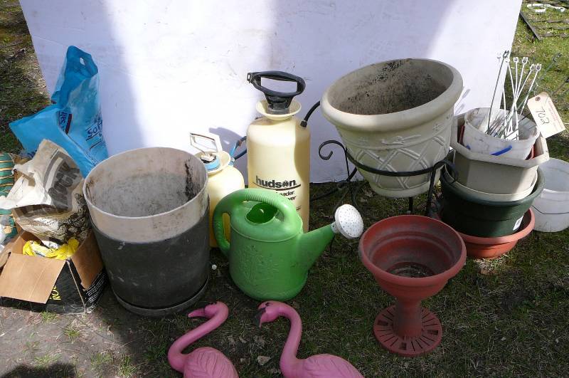 lot 702 image: Sprayers -2, Flower pot holder metal, Flower pots, Water can, 2- Pink Flamingo