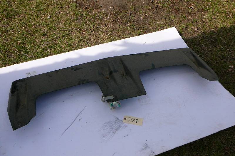 lot 714 image: Lund Visor 1997 pickup