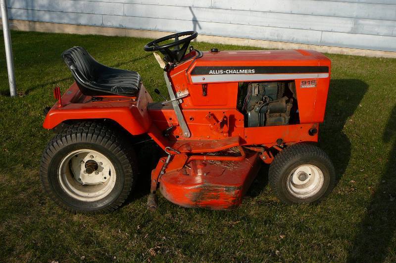 lot 752 image: Allis Chalmers 916 Hubro