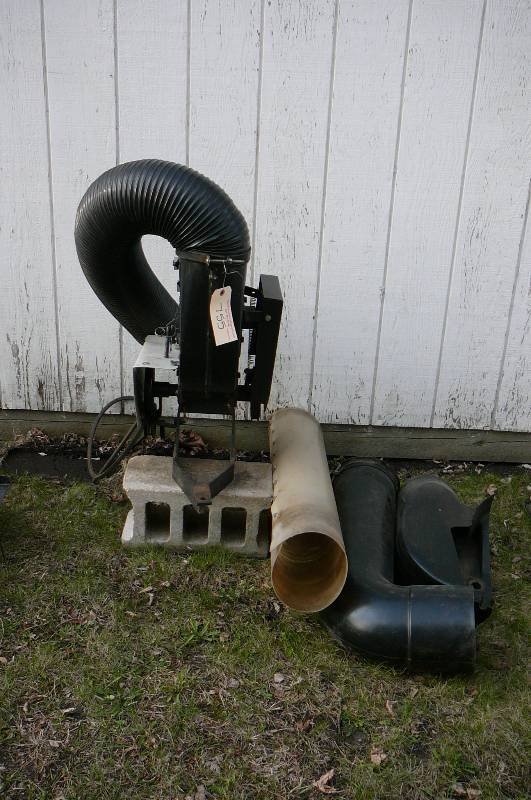 lot 755 image: Allis Chalmers Vaccum collector