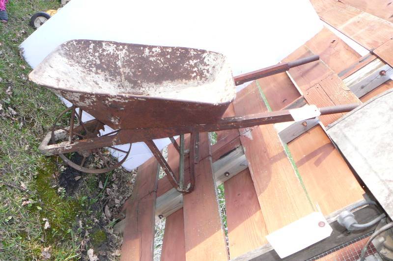 lot 776 image: Wheel Barrel, Steel wheel
