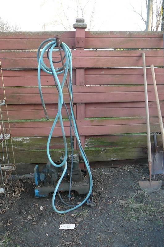 lot 790 image: Air compressor