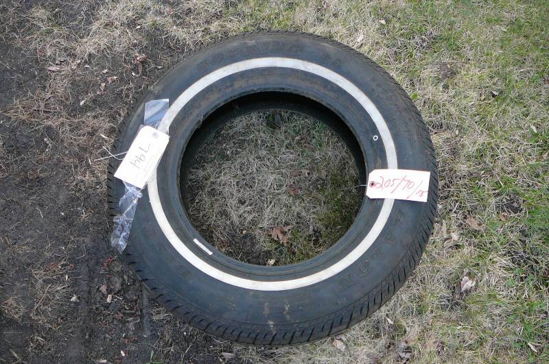 lot 794 image: Tire Duralow distinction Touring