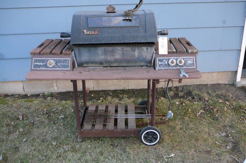lot 800 image: Gas Grill Tyrco Works