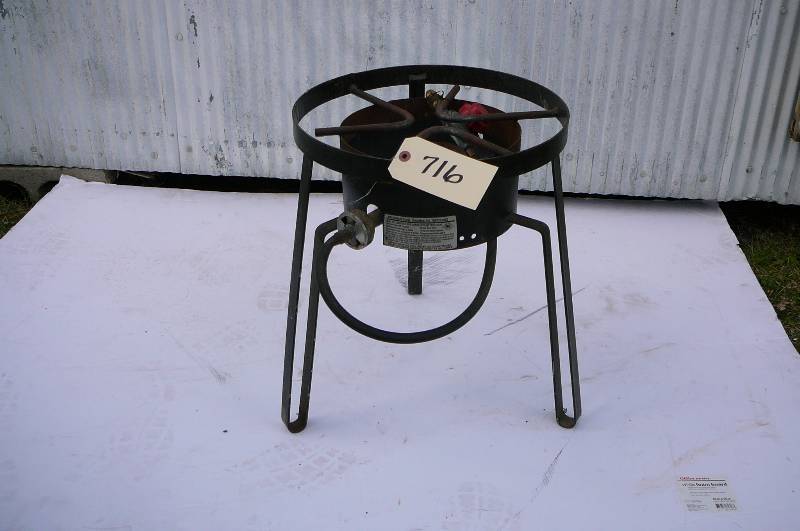 lot 716 image: Propane burner on legs