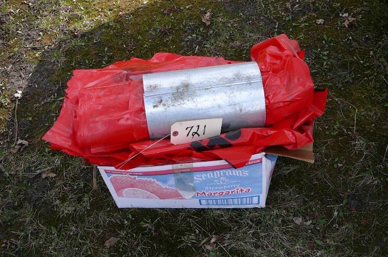 lot 721 image: Danger Plastic Signs whole box