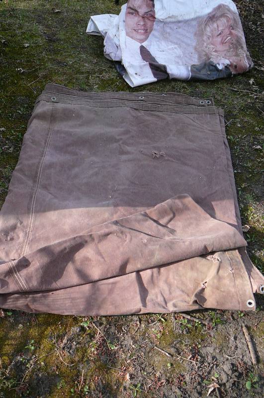 lot 740 image: Tarp, Cloth