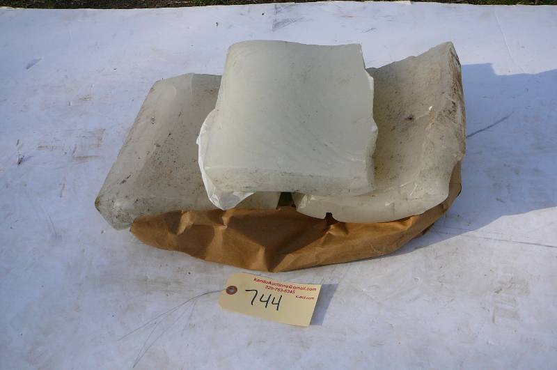 lot 744 image: Wax